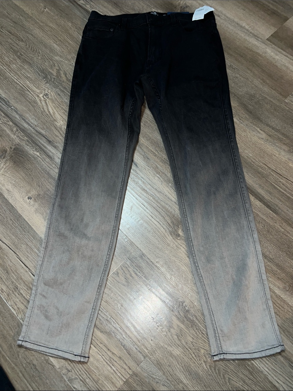 Hollister Men's Black to Gray Ombre Stretch Jeans Sz 33x32 nwt - Picture 4 of 5
